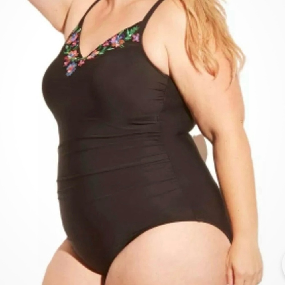 Aqua Green Swimsuit Size 18W Black Adjustable Shoulder Straps Embroidered V-Neck